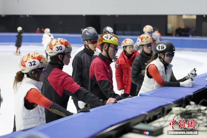 中国短道速滑队即将出征米兰冬奥 领队强调目标