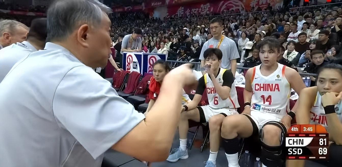 中国女篮力克南苏丹终结颓势 张子宇王思雨联手