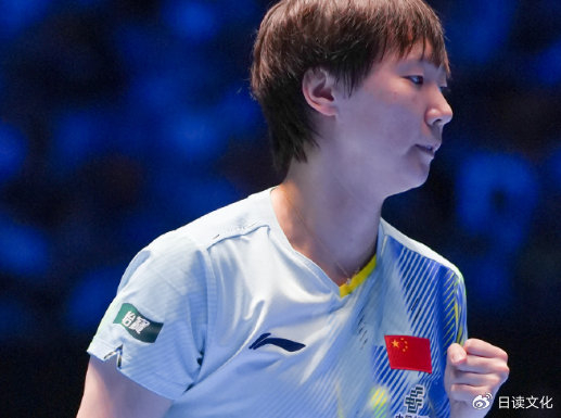 王曼昱3-0横扫队友王艺迪强势晋级八强