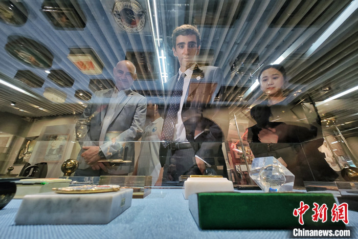 萨马兰奇三世再访天津 跨越三代的体育情缘