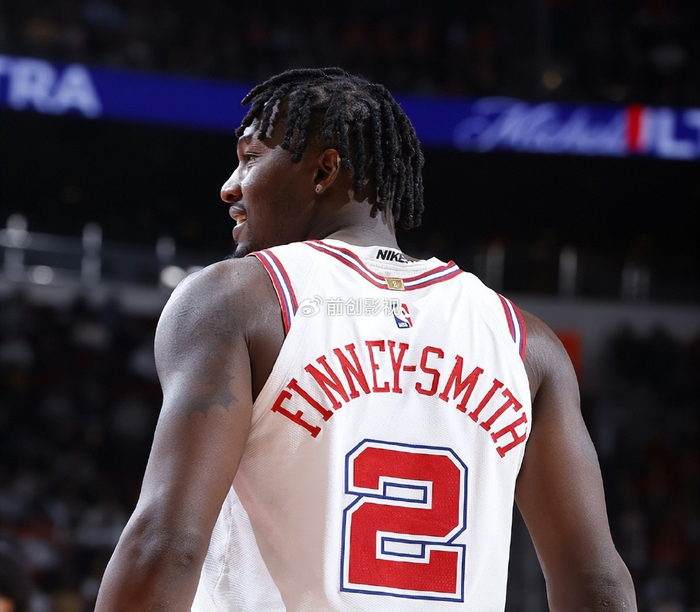 谢泼德三分神射助火箭逆转雄鹿 乌度卡战术调整