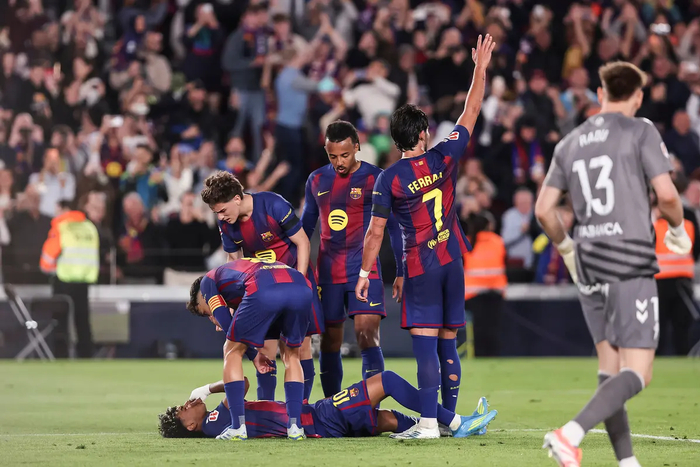 巴萨联赛登顶却陷三重危机：亚马尔伤退、VAR争