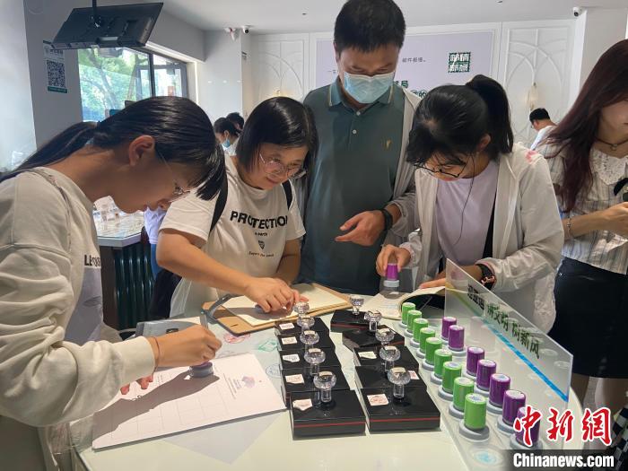 鲁迅故里变身亚运打卡胜地 游客沉浸式体验文化